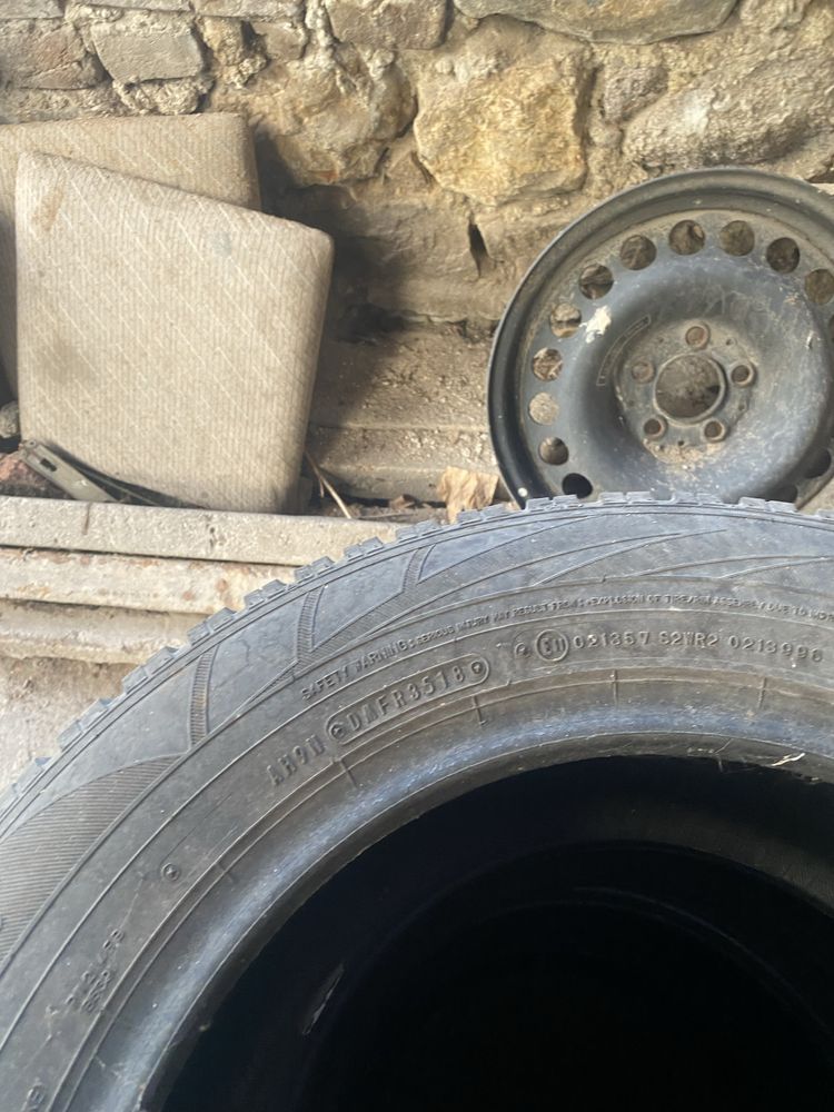 Гуми 195/65R15.