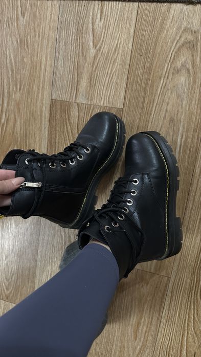 Продажа зимних женских ботинок