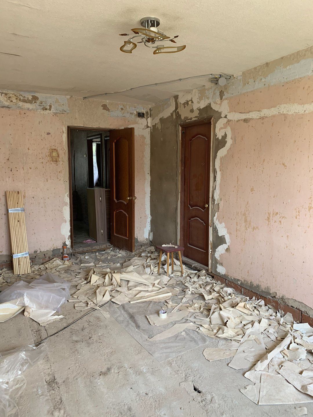Продается 3-х комнатная квартира в Янгиюльском районе.