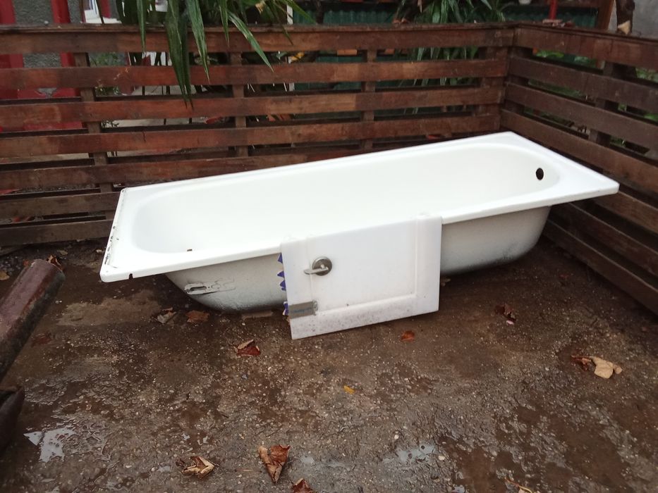 Vând cadă baie metal