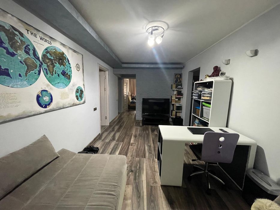 Ocazie!! Apartament 4 camere, 2 bai, boxa sub balcon!!