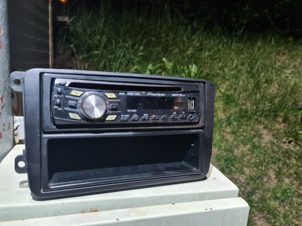 Radio/panou central de pe Golf 5