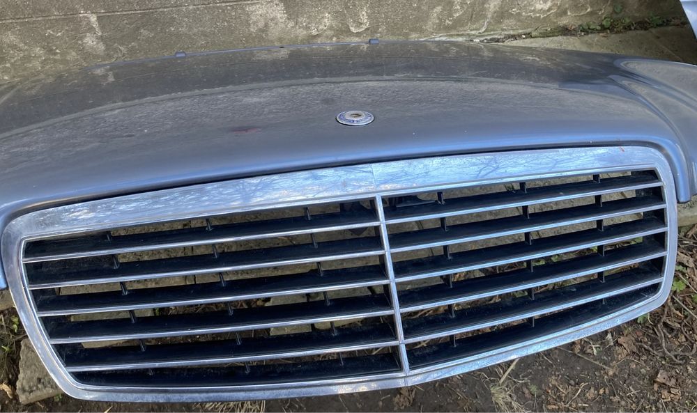 Преден Капак Решетка W211 Avantgarde Mercedes