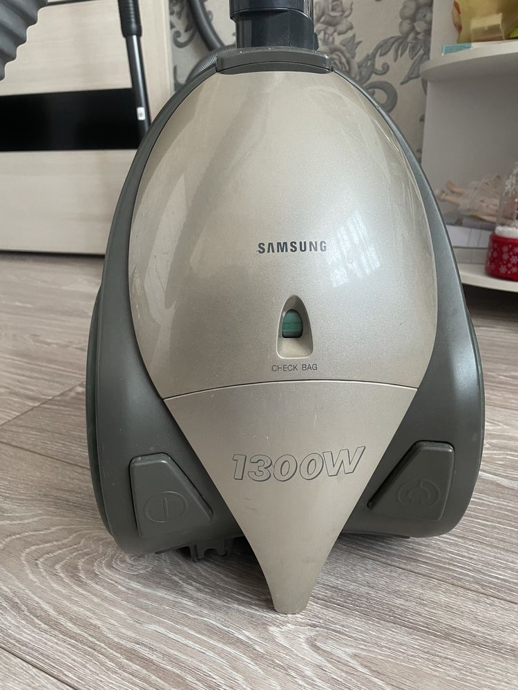 Пылесос продам