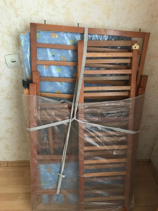 Детская кровать,  деревянная