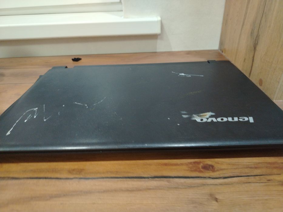 Ноутбук lenovo   в нормальном состаяние