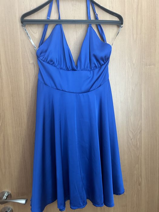 Сатенена рокля