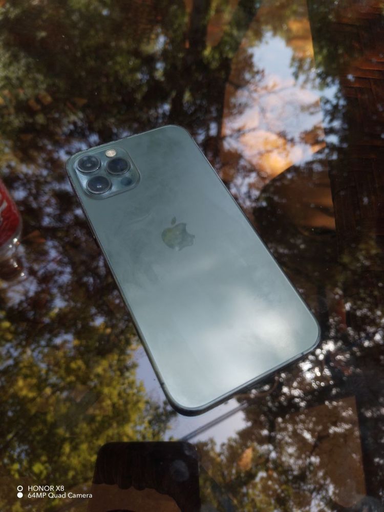 iphone 12 pro.  kar day yo  hech qayeri alishmagan