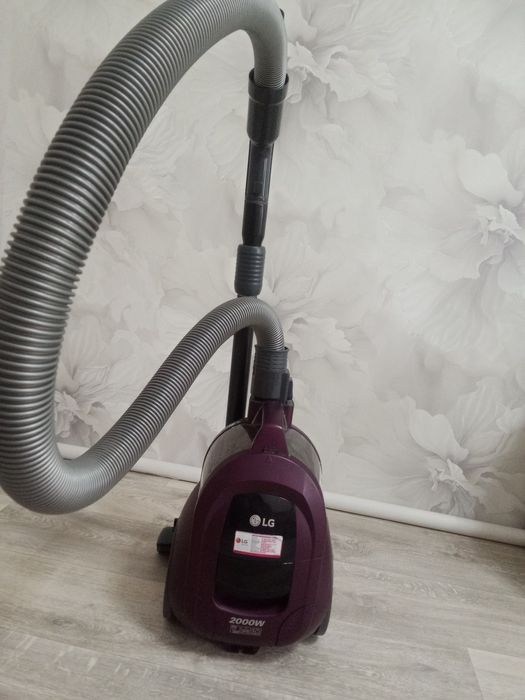Пылесос LG 2000W