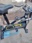 Bicicletă + aparat fitnes