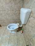 Set wc cu rezervor suspendat