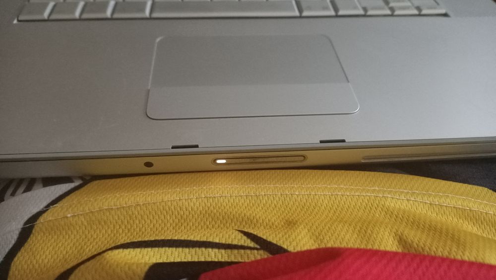 Vând macbook  predare personala in Râmnicul Vâlcea