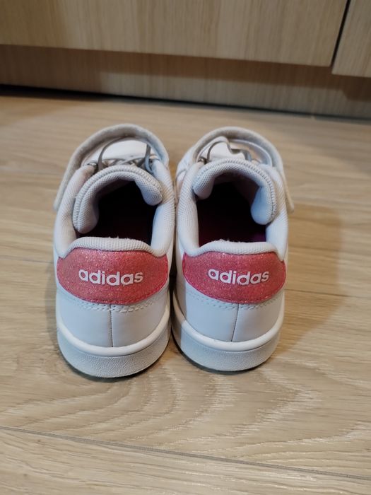 Adidași adidas fete