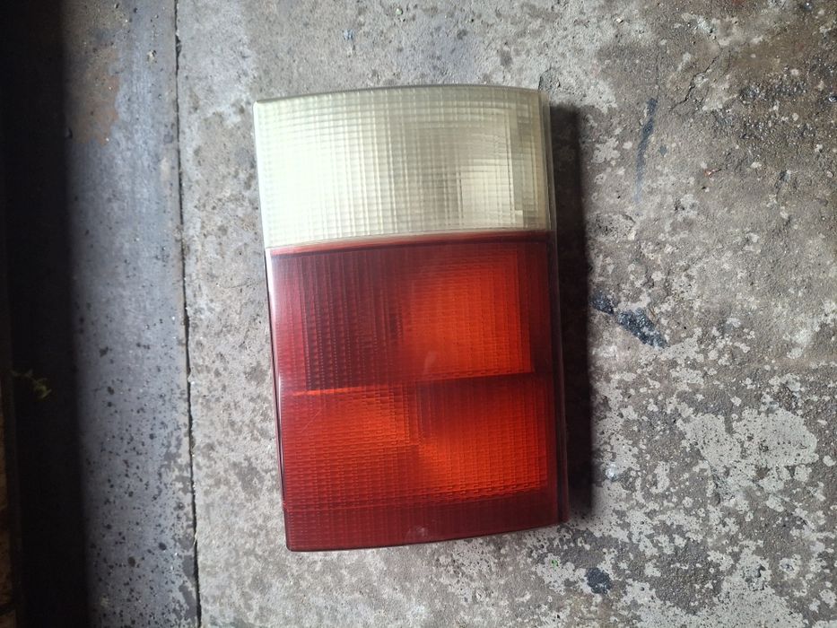 Продам задний фару плафон, стоп сигнал на ауди 80 б4. Левая сторона