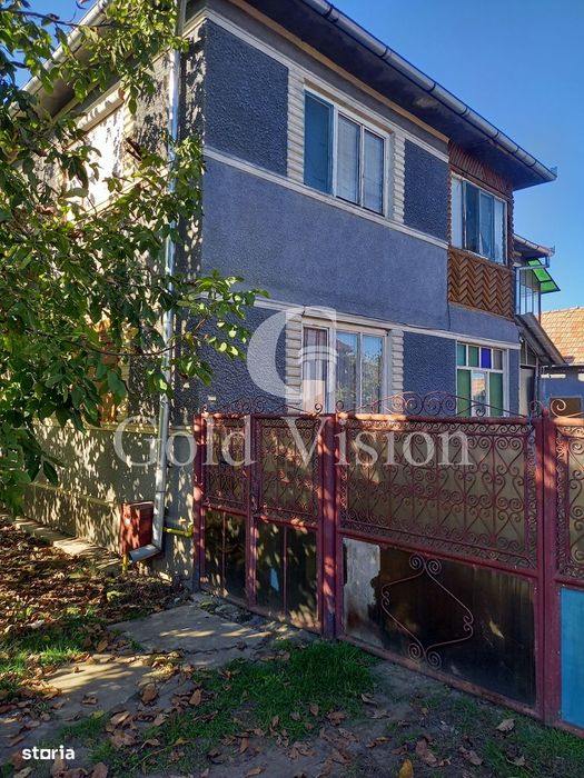 Casa cu etaj, 350mp utili, cu teren de 1650mp, loc. Cristești, Mureș