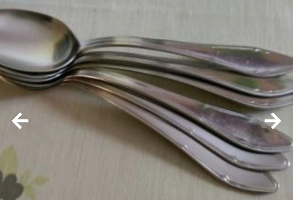 Вилици, лъжици, ножове.