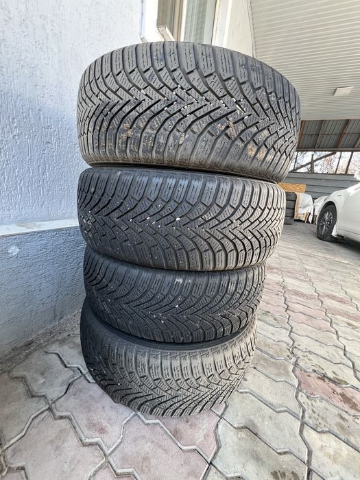 Срочно продам зимние шины в хорошем сост