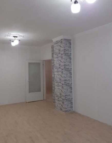 Дава се под наем Двустаен апартамент в Бургас, Меден рудник - зона А - 50 кв.м за 51 € - Снимка #1