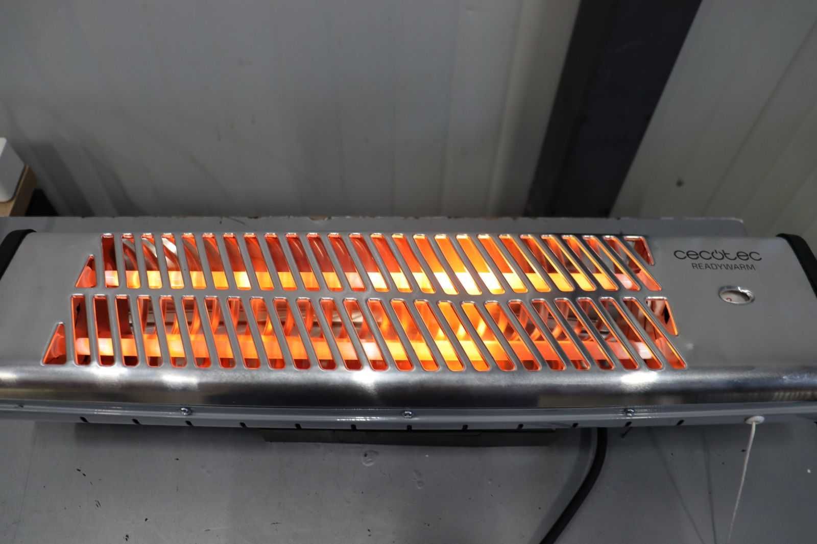 Кварцова печка за баня Cecotec Ready Warm,2 степени, 1200W, лек ДЕФЕКТ