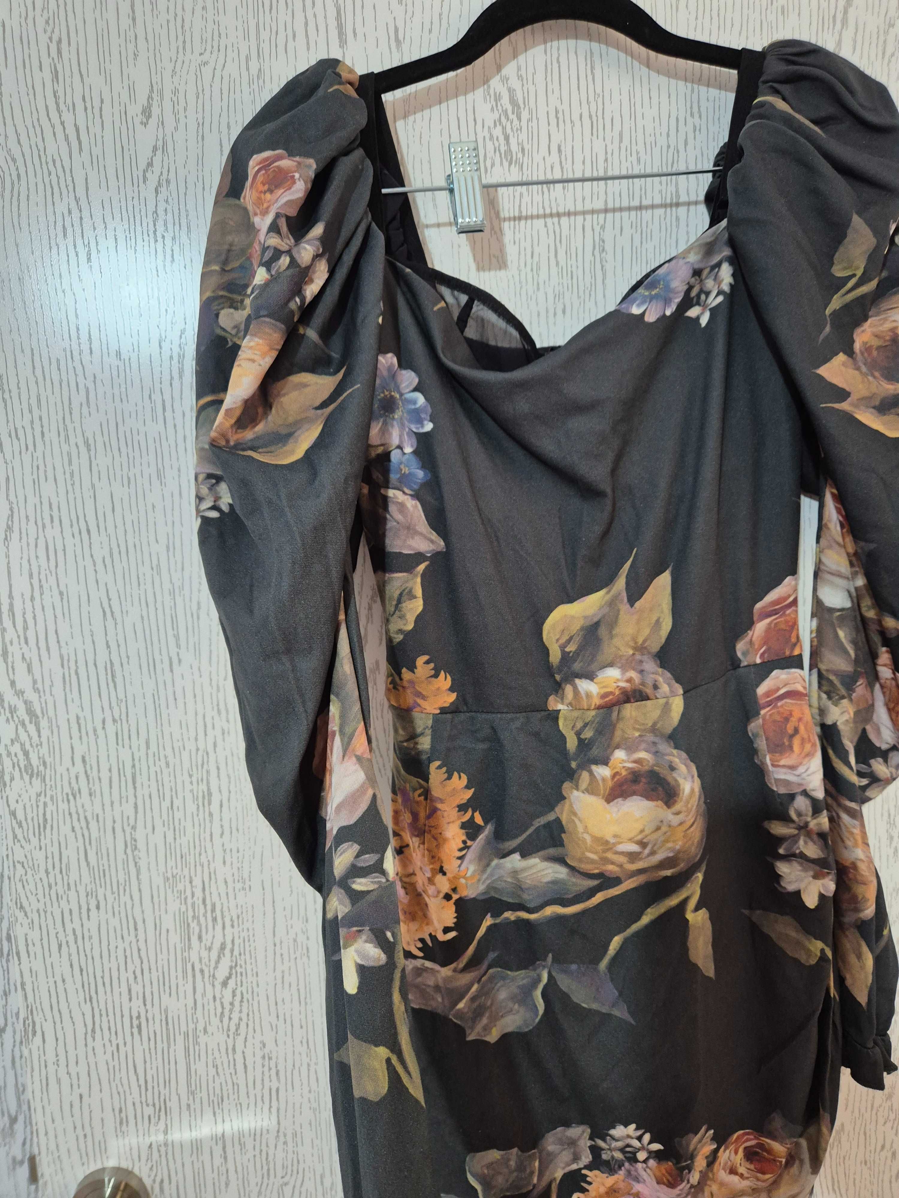 Рокля от колекцията на Replica moda