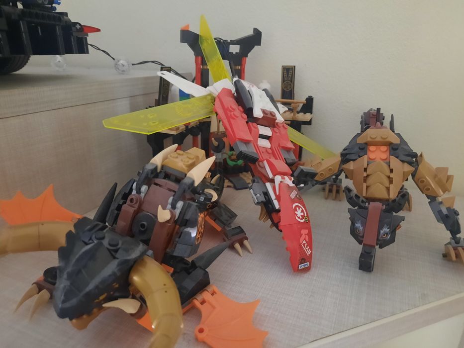 Vând lot lego ninjago