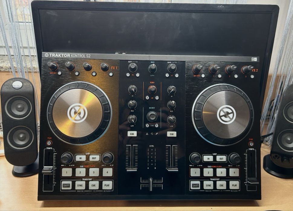 Vand Consola Traktor S2Mk2 in stare buna!