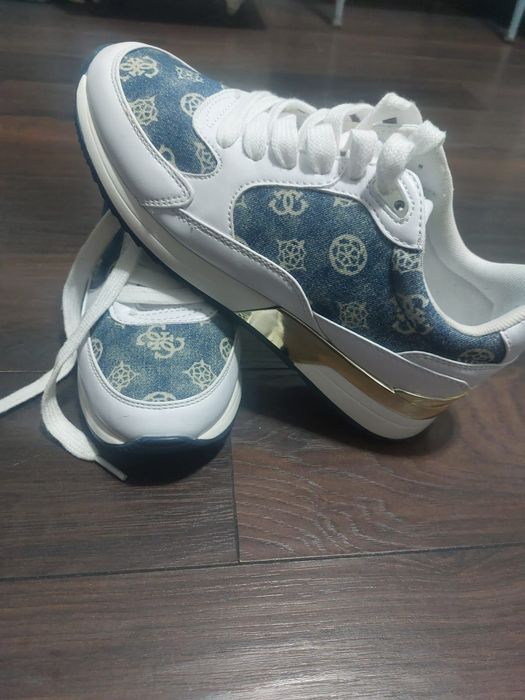 Adidasi dama Guess originali