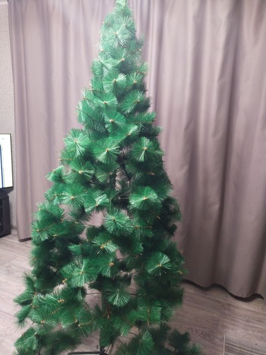 Продам ёлку искусственную