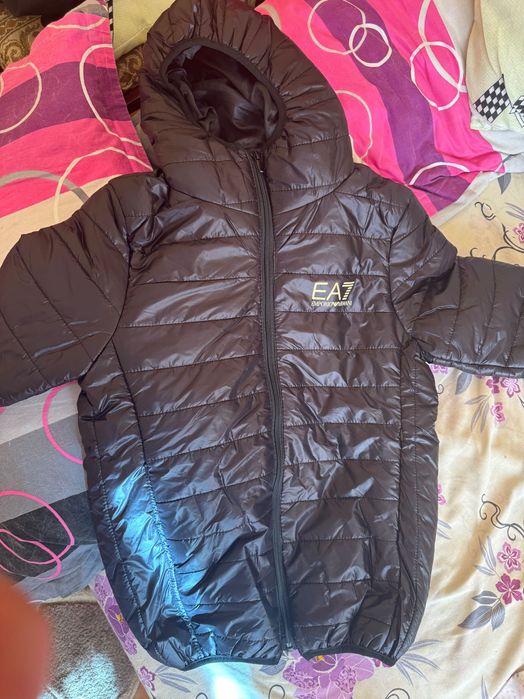 Vând geacă EA7 emporio armani