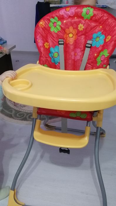 Scaun de masa bebelusi