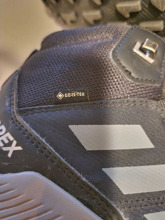 Bocanci Adidas Goretex, 37.5