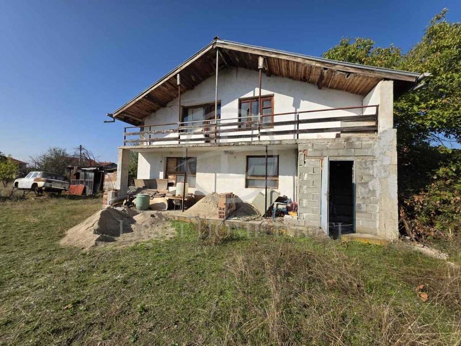 Реф. 3267 Къща с Двор Черноземен