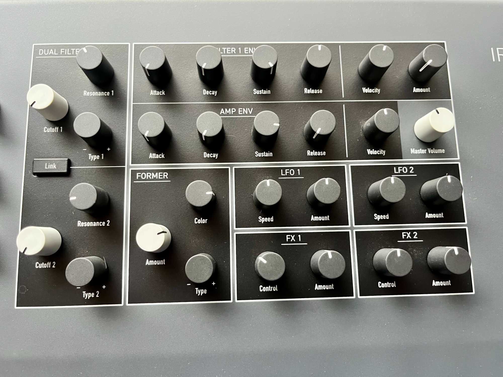 Продавам 4,000лв WALDORF Iridium 49 keys