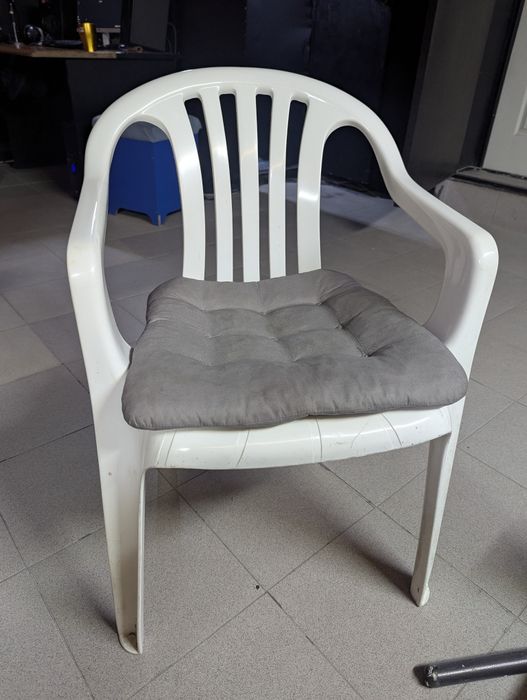 Стул пластиковый/ пластмассовый