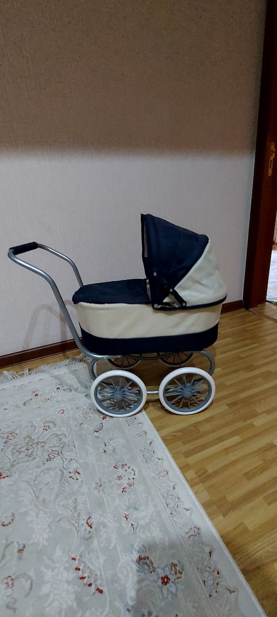 Коляска для куклы