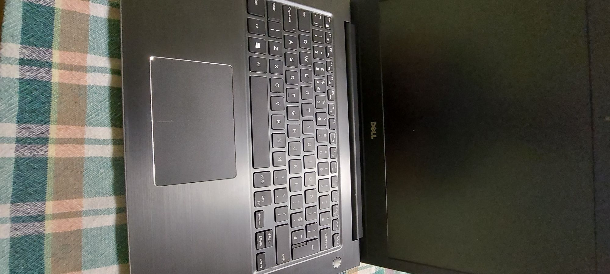 Laptop  DEEL  vostro...