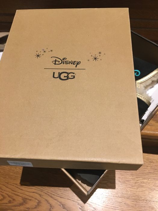 UGG Disney original marimea 33 model Frozen Ana