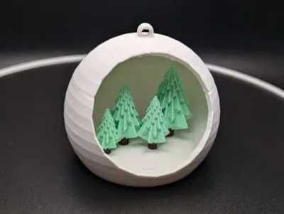 Glob de Crăciun cu brazi 3D – decor unic pentru sărbători