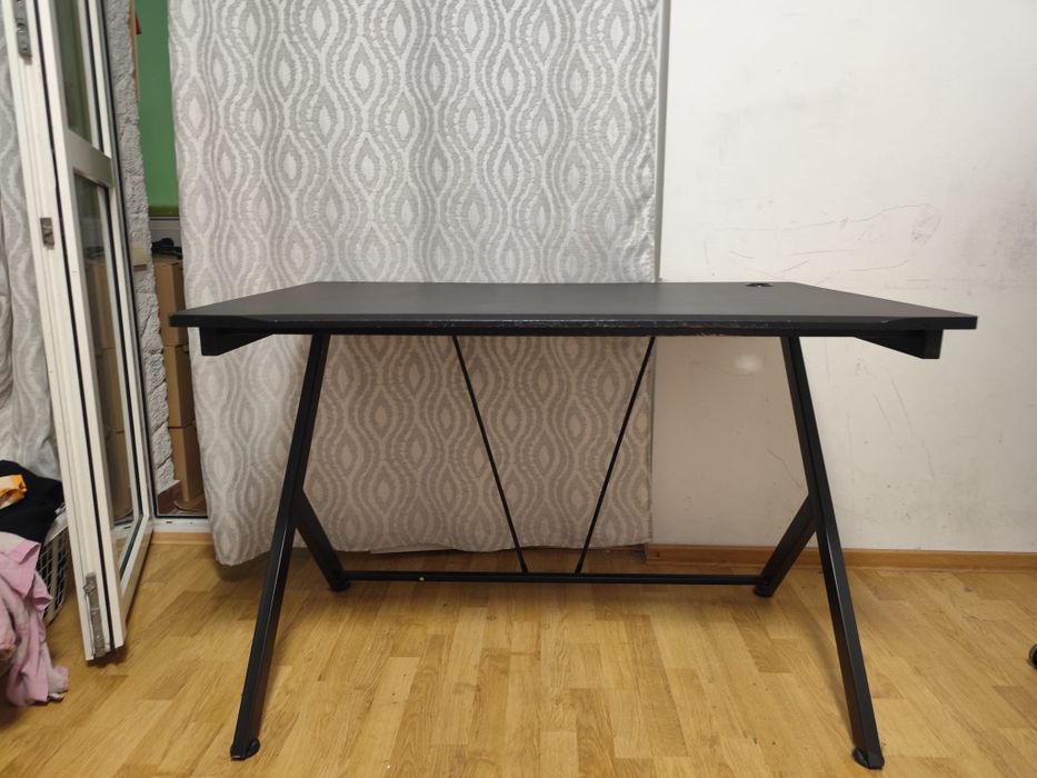 Birou Gaming TRUST GXT711 Dominus