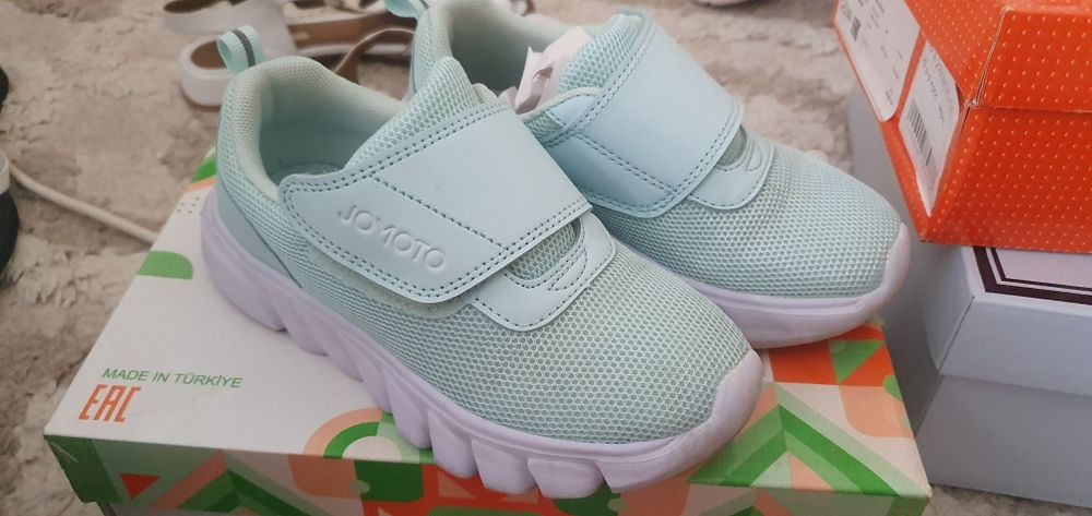 Детская обувь отдам за 6000. Для девочек