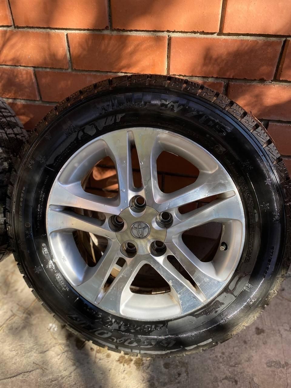 Продам шины с дисками 215/60/R16