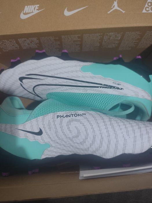 Продавам чисто нови бутонки