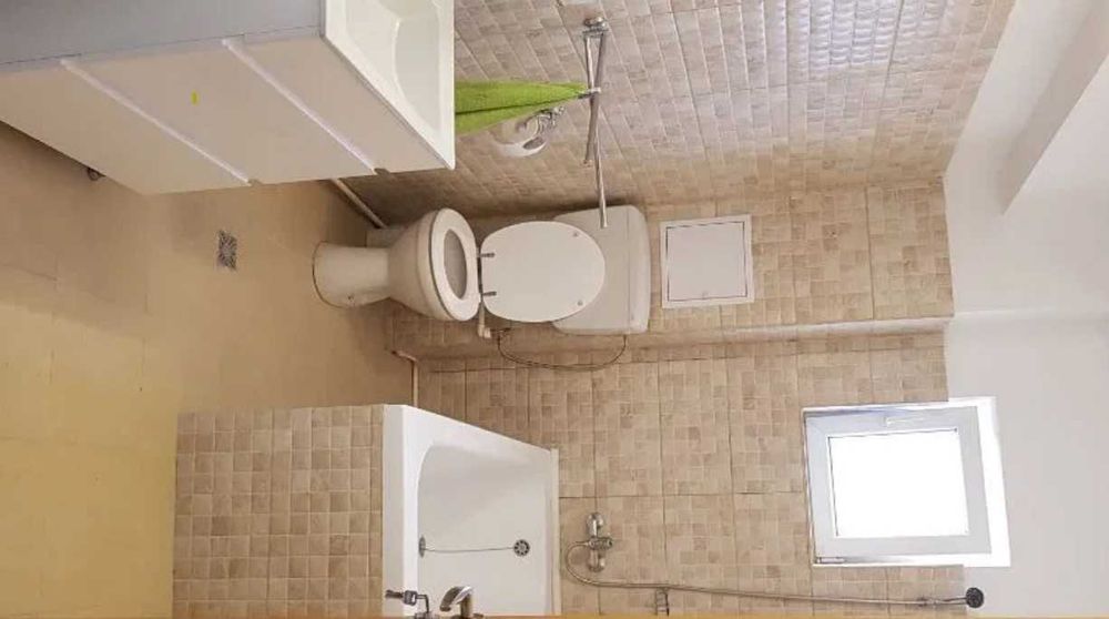 Дава се под наем Тристаен апартамент в Пловдив, Изгрев - 87 кв.м за 357 € - Снимка #2