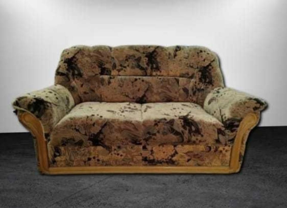 Canapea de 3 locuri + canapea de 2 locuri si un fotoliu  
Doar canapea