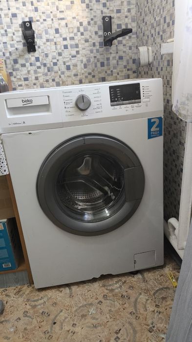 Продам стиральную машинку все работает исправно