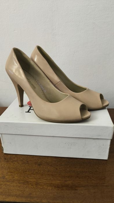 Женская обувь 35 размер