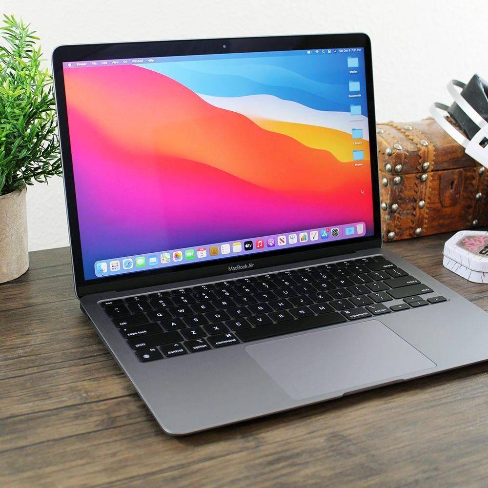 Продам macbook air 13, 2020