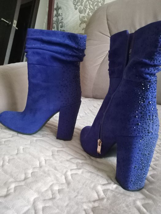 продам Сапожки женские