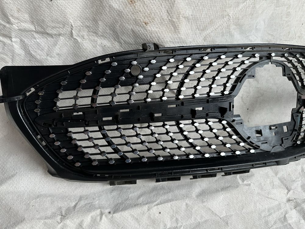 Gilă radiator mercedes cla w118.cod:a1188880000.