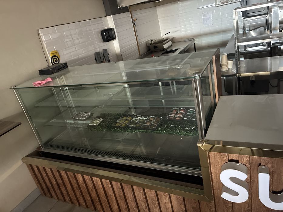 Витринный холодильник